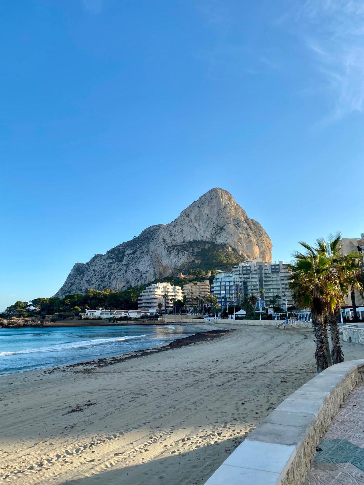 Natalie Calpe Sun 100M To The Beach Center Eksteriør bilde